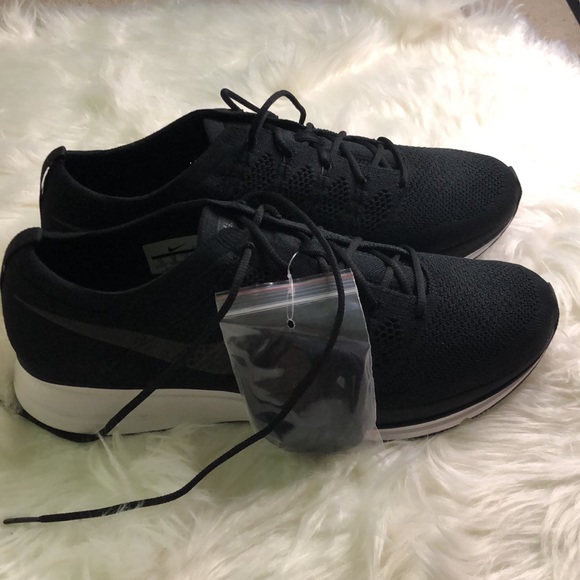 Men’s Nike size 11 black fly knit trainer sneakers